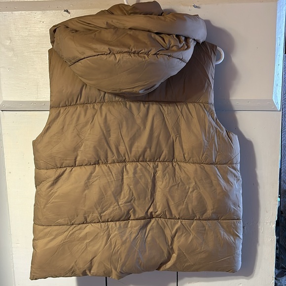 Vero Moda Tan lightweight packable puffer vest size Small - Picture 4 of 4